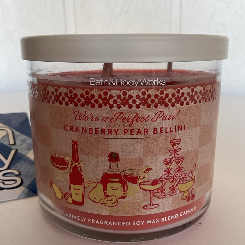 Bath and Body Works Cranberry Pear Bellini Candle NWT